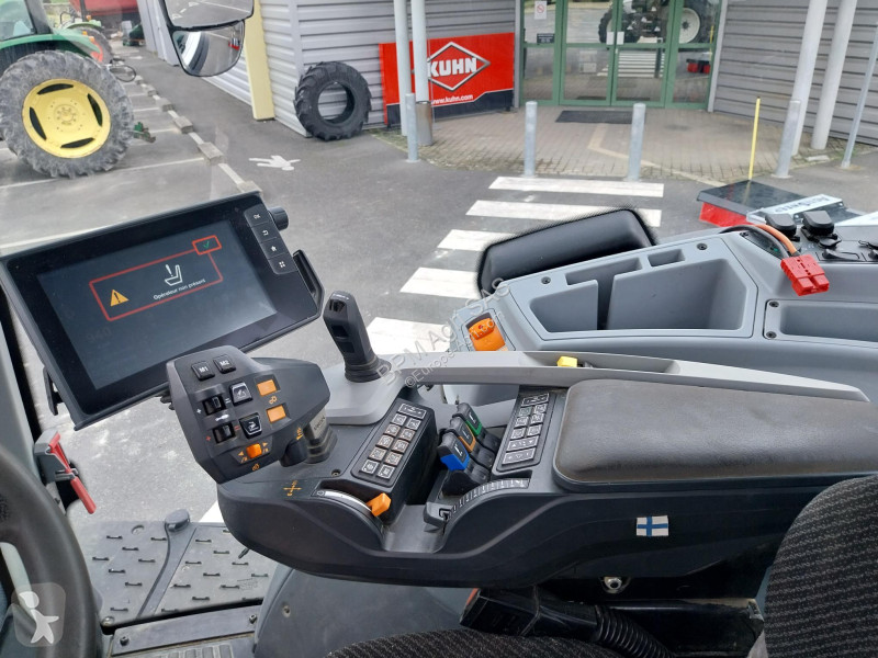 Tractor agrícola Valtra
