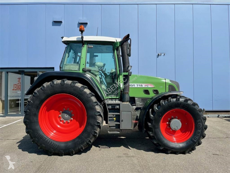 Tracteur agricole Fendt 718 COM3