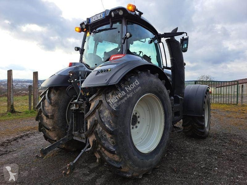 Tractor agrícola Valtra
