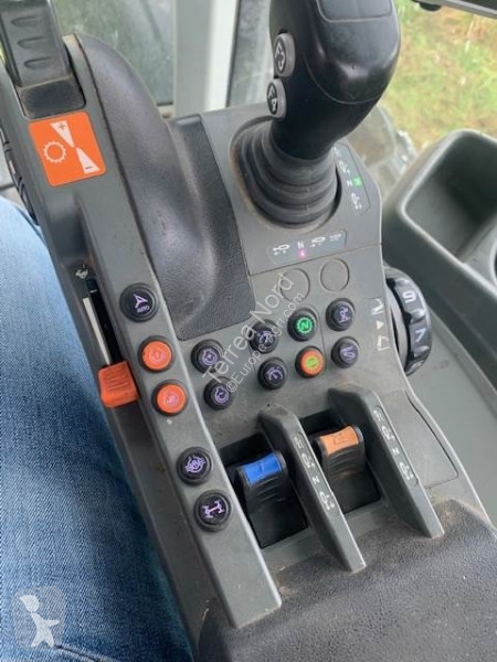 Tracteur agricole Claas AXION 800