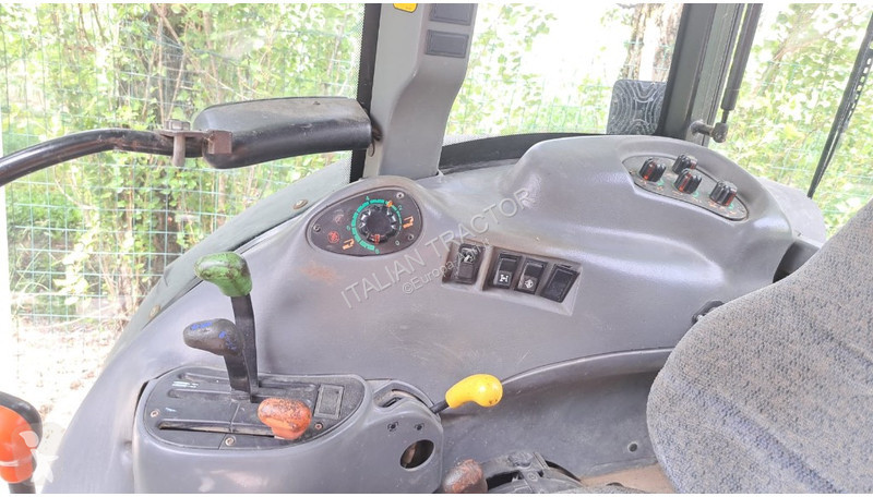 Tracteur agricole New Holland