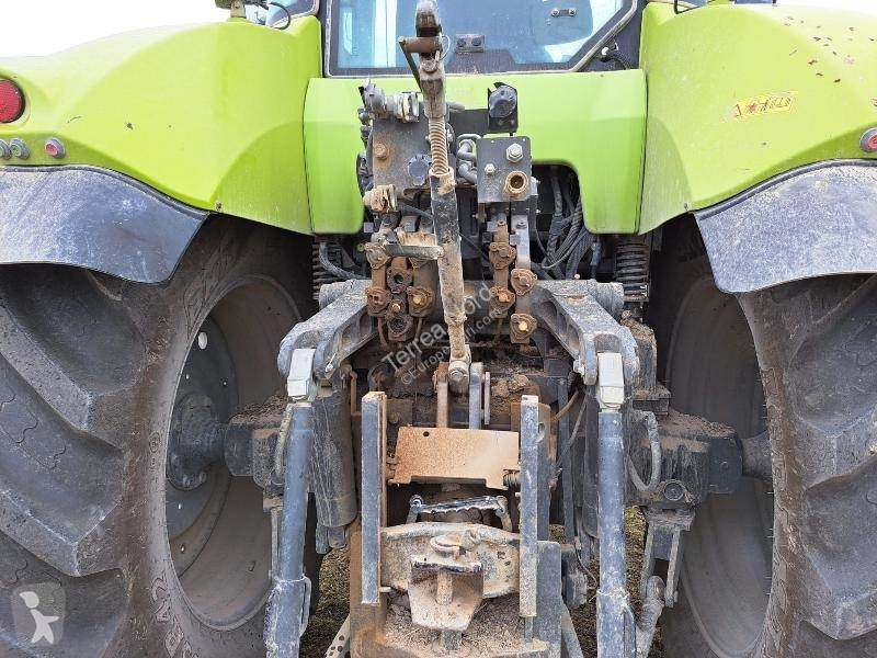 Tracteur agricole Claas AXION 820