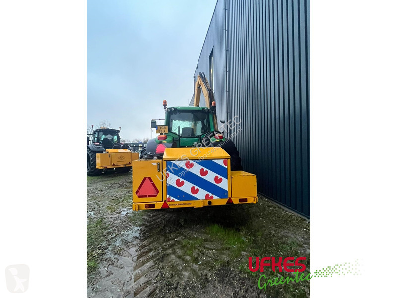 Tractor John Deere 6820 / BOS arm