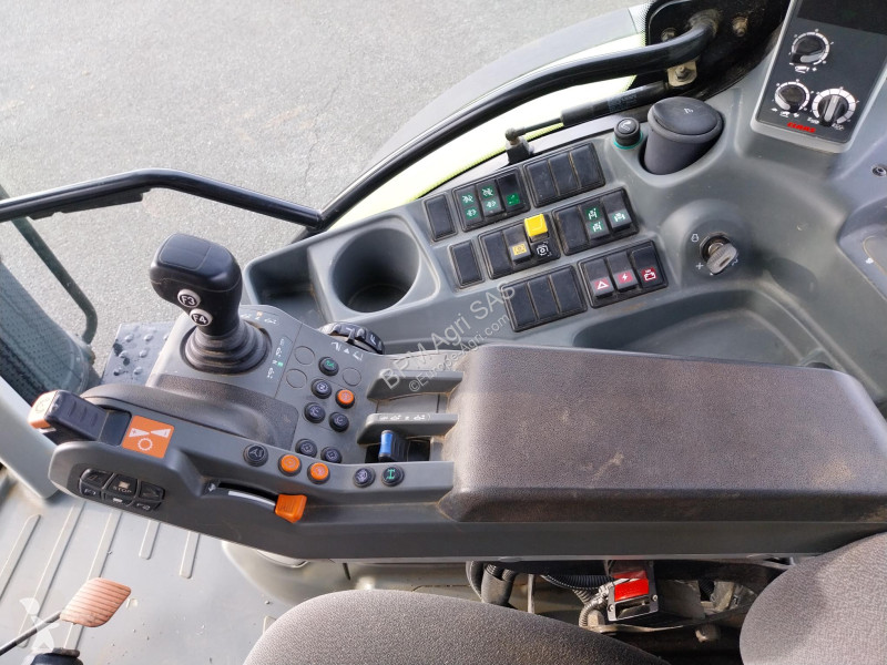 Tracteur agricole Claas
