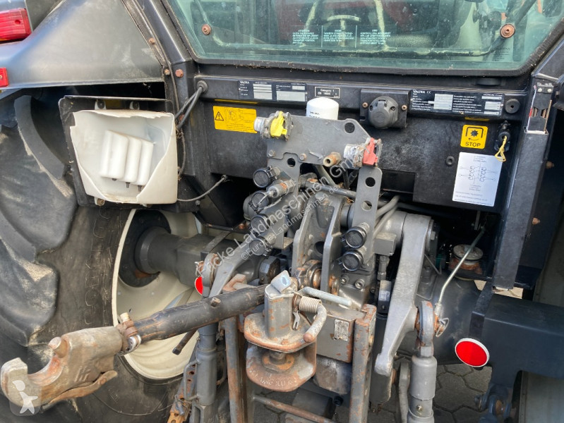 Lantbrukstraktor Valtra Hi Tech