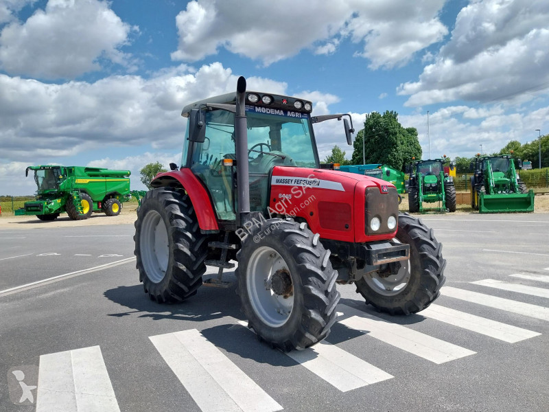 Tracteur agricole Massey Ferguson