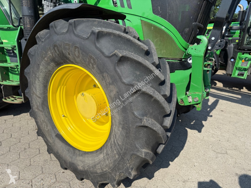 Tractor agrícola John Deere 6210R