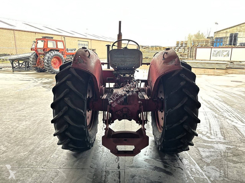 Tractor Volvo 470