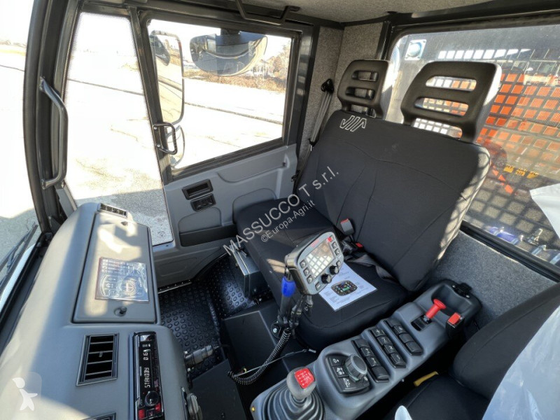Lantbrukstraktor Aebi Schmidt MT760