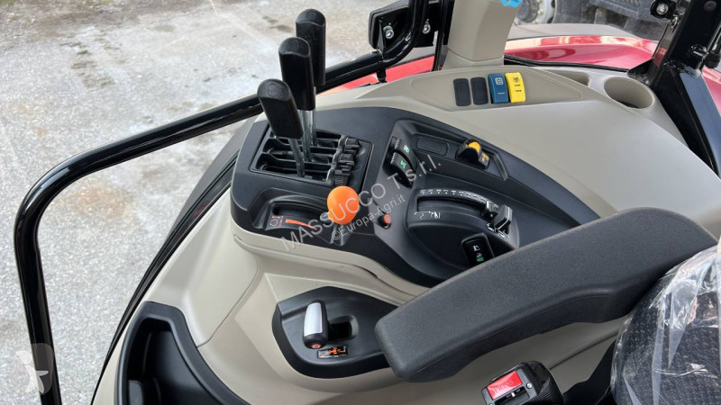Trattore Massey Ferguson 5711 DYNA4 4X4
