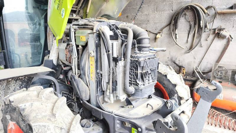 Trattore Claas Arion 440
