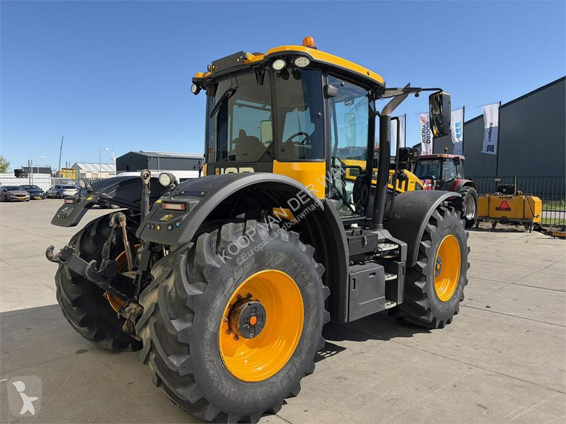 Lantbrukstraktor JCB
