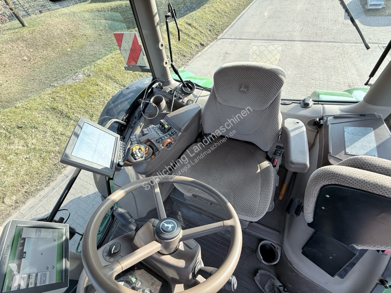 Tracteur agricole John Deere 6215R