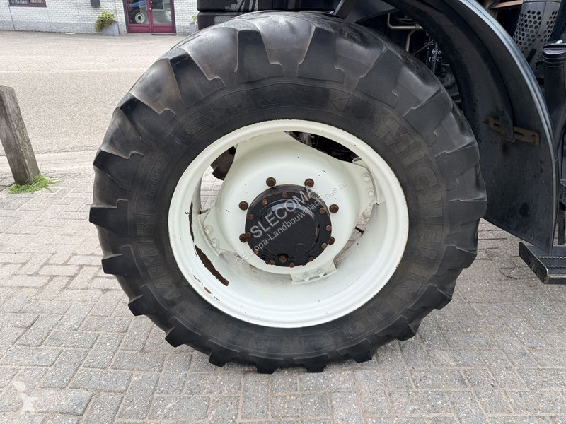 Landbrugstraktor New Holland TS90 4WD