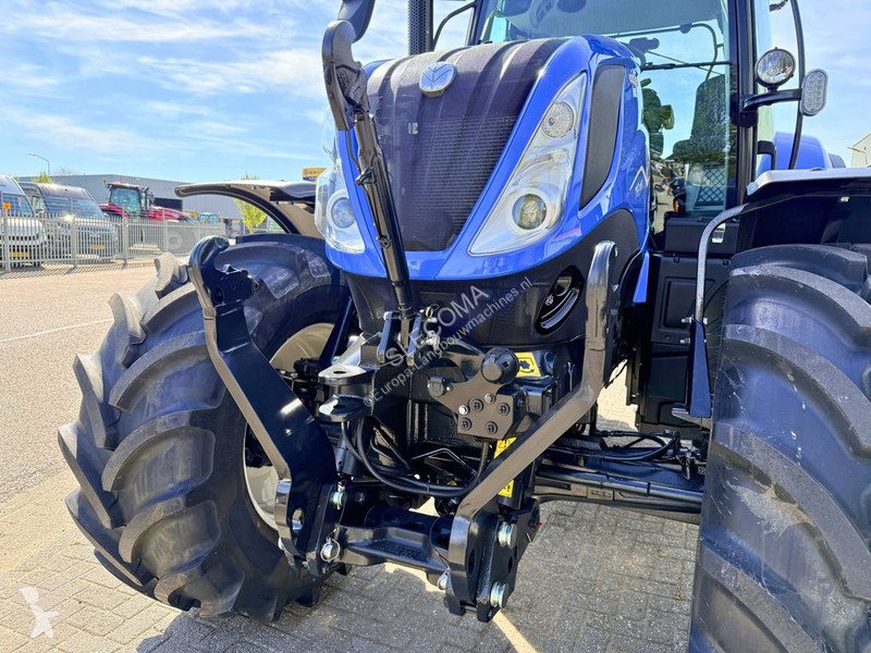 Lantbrukstraktor New Holland T6.145 AC STAGE V...