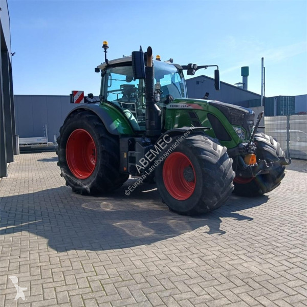 جرار زراعي Fendt 724 S4
