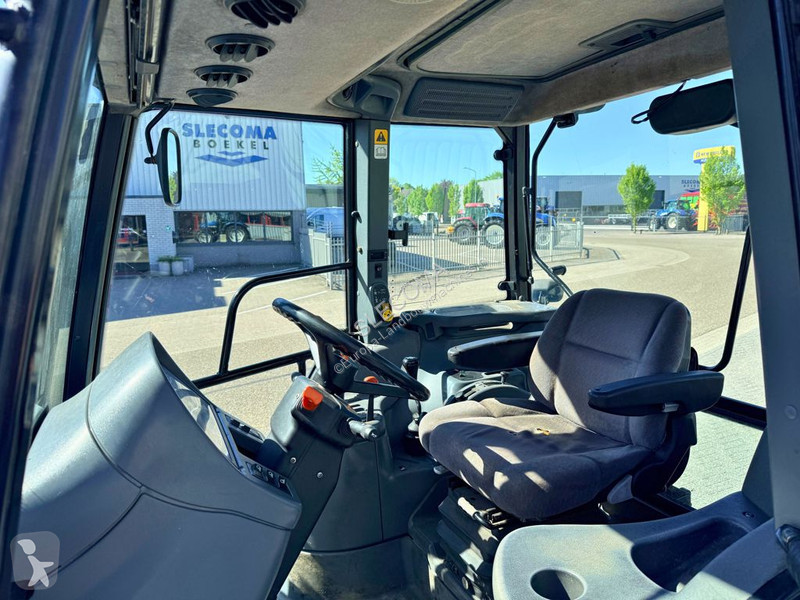 New Holland TS90 4WD Shuttle tractor