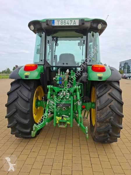 Lantbrukstraktor John Deere 5100M