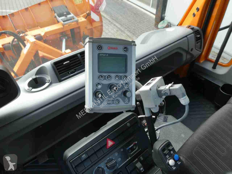 Lantbrukstraktor Unimog   U 318