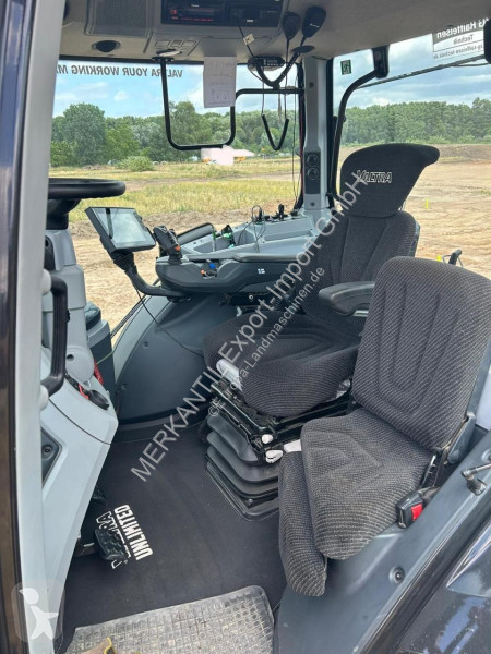Valtra 174D Smart Touch MR19 tractor