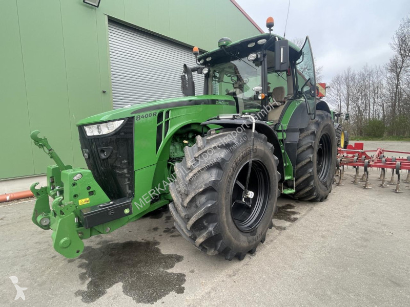 Lantbrukstraktor John Deere 8400 R e23
