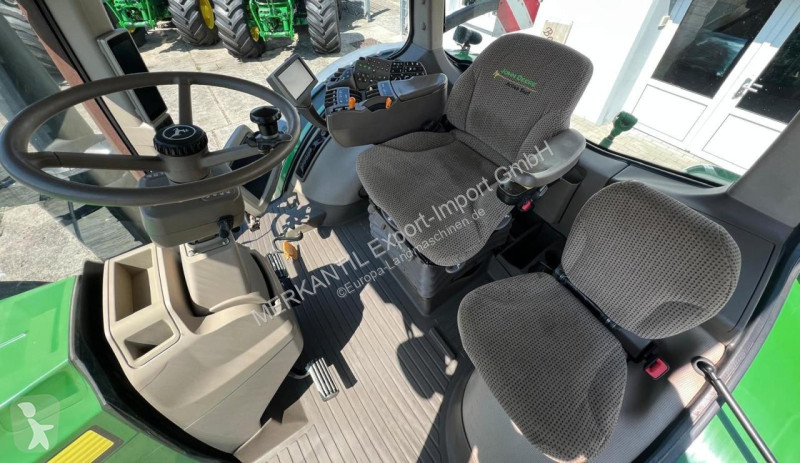 Lantbrukstraktor John Deere 8370 R E23