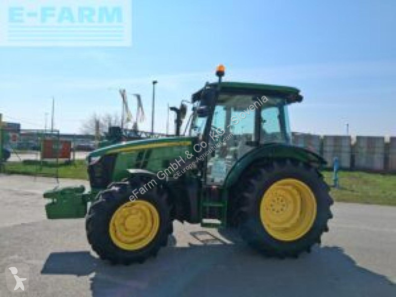Lantbrukstraktor John Deere 6110M