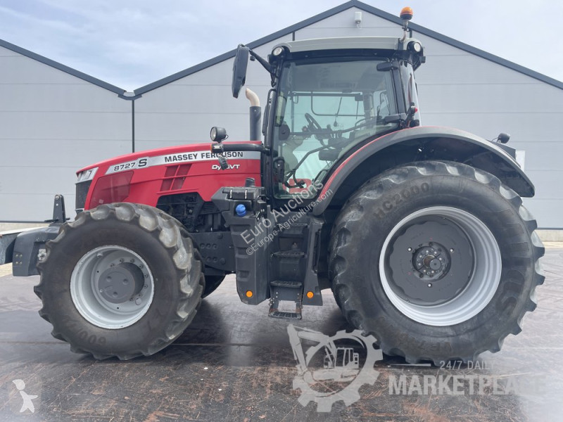 Сільськогосподарський трактор Massey Ferguson...