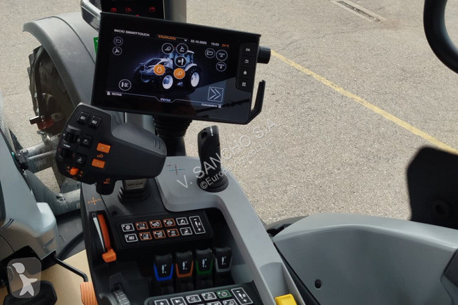 Landbrugstraktor Valtra T 215 VERSU