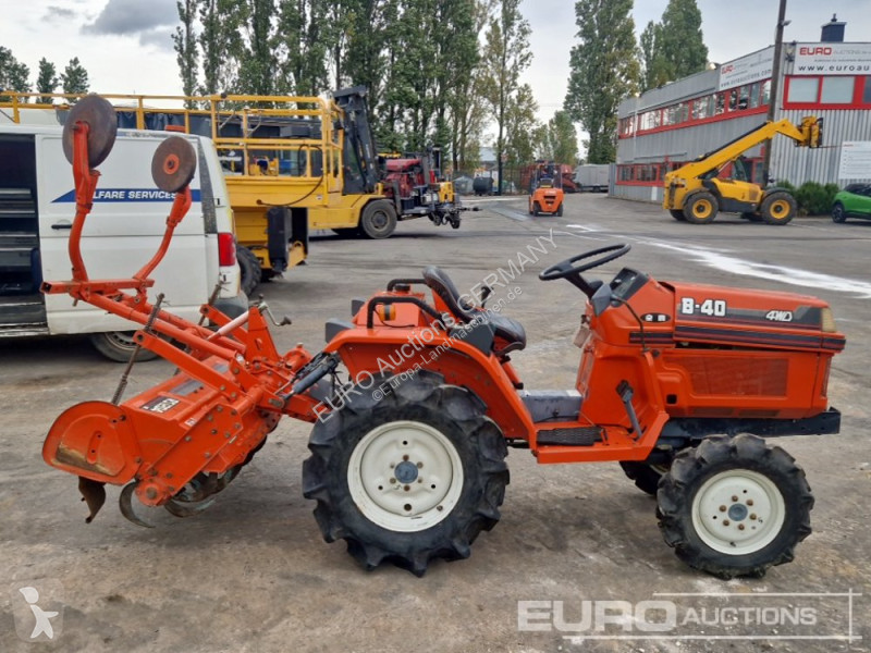 Трактор Kubota B40
