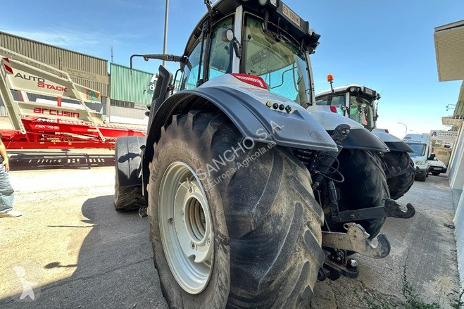 Landbrugstraktor Valtra T 254 VERSU