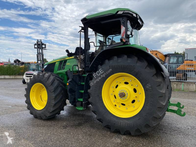 Lantbrukstraktor John Deere 7R330...