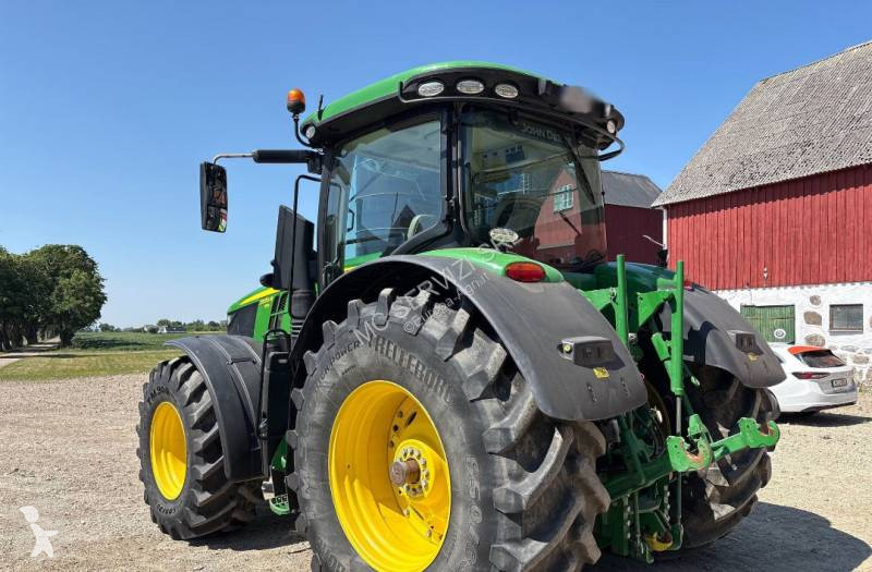 Lantbrukstraktor John Deere 7270R