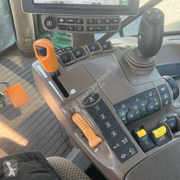 Tracteur agricole John Deere 6215R