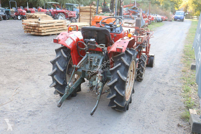 جرار زراعي Yanmar YM1802D