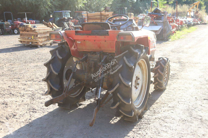 Tractor Mitsubishi MT26