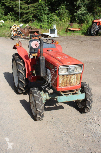 Tractor Yanmar YM1610D