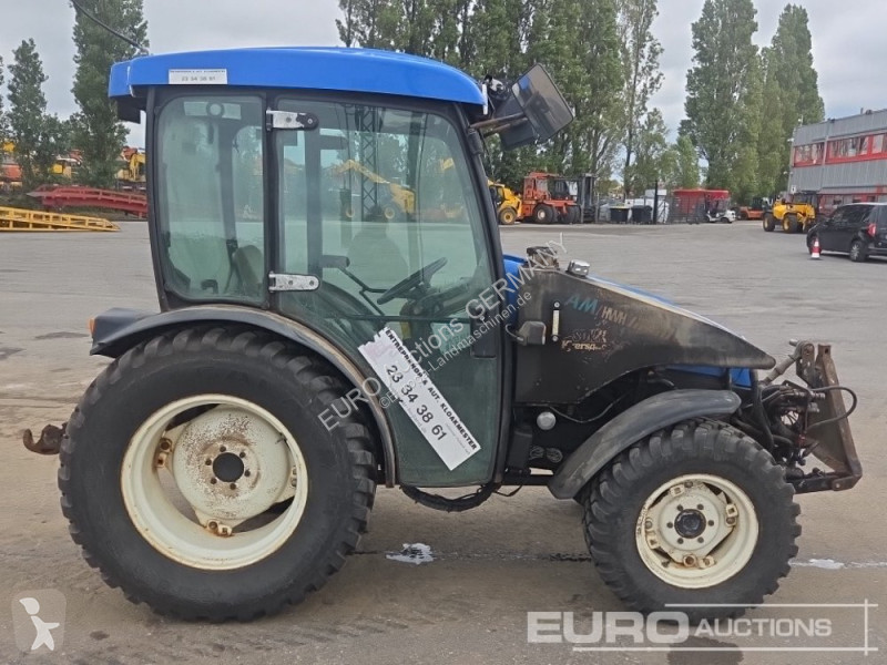 Сільськогосподарський трактор New Holland TCE55
