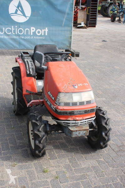 Сільськогосподарський трактор Kubota A-14