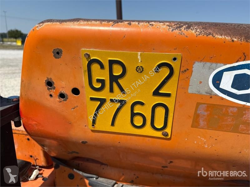 Сільськогосподарський трактор OM 655