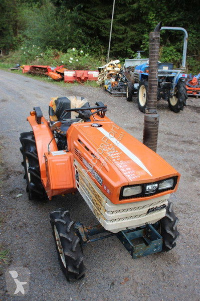 Сільськогосподарський трактор Kubota B1400DT
