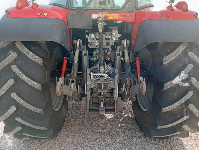 Сільськогосподарський трактор Massey Ferguson...