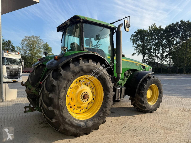 Tractor John Deere 8230 PowerShift - NO TLS