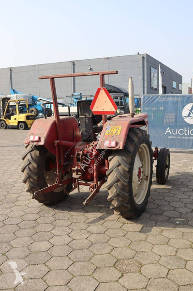 Tractor agrícola Mc Cormick 353