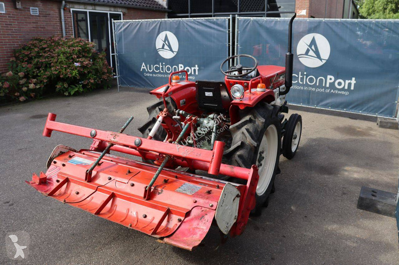 Tractor agrícola Yanmar YM2000B