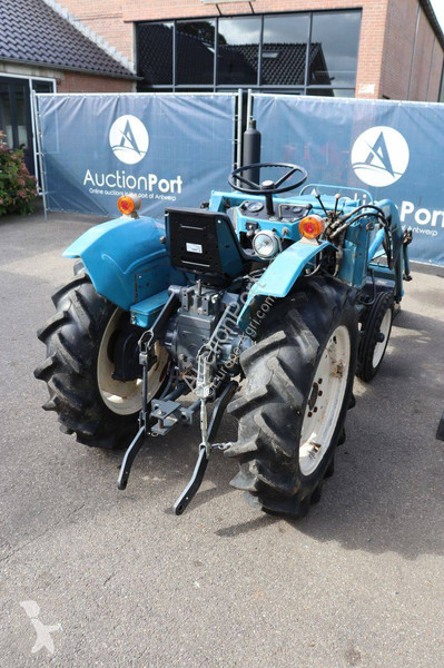 Tractor agrícola Mitsubishi D2000