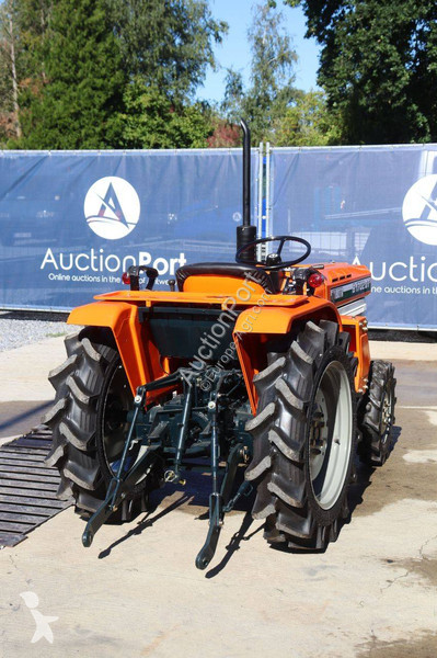 Tractor agrícola Kubota B1702DT