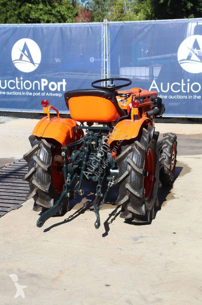 Tractor agrícola Kubota B7001DT