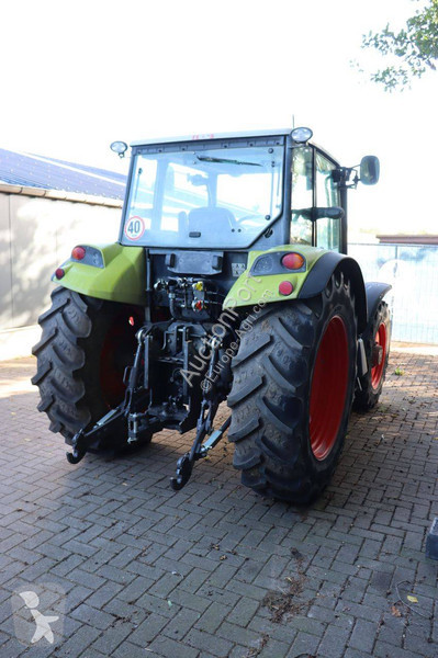 Tractor agrícola Claas 340 AXOS