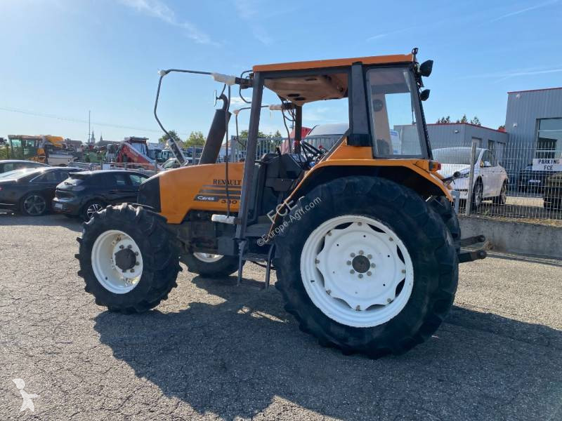 Tractor Renault 330  endommagé